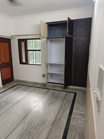 Room in 2 BHK Independent House at Sector 41 – for Rent