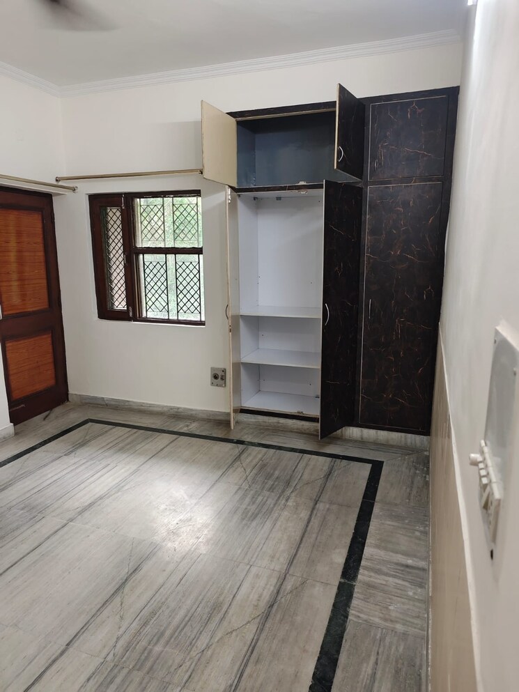 Room, sector 41 2 Bedroom 1300 Sq.Ft. Independent House In Sector 41 Noida 9111509