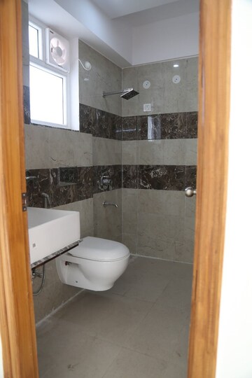 Bathroom in 4 BHK Apartment at GTM The Capital, Aman Vihar – for Rent