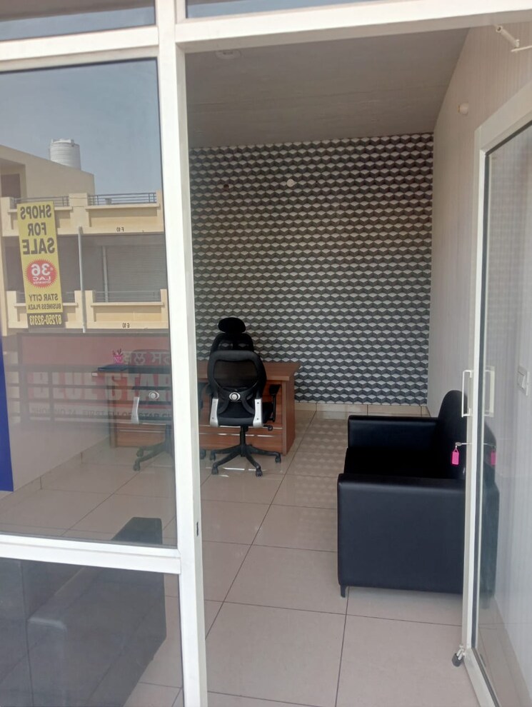 Floor Plan, vip road Commercial Shop 220 Sq.Ft. In Vip Road Zirakpur 9111507