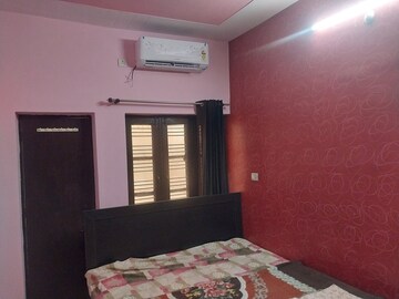 Bedroom in 2 BHK Builder Floor at Sahastradhara Road – for Rent