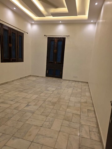 Room in 3 BHK Independent House at Sector 47 – for Rent