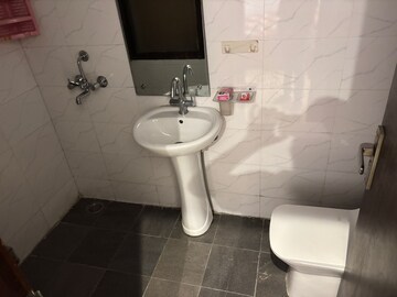 Bathroom in 3 BHK Builder Floor at Gupta Awas, Sector 43 – for Rent