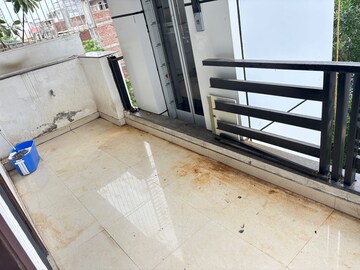 Balcony in 3 BHK Builder Floor at Gupta Awas, Sector 43 – for Rent