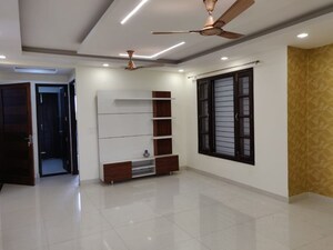 Room in 5 BHK Independent House at Sahastradhara Road – for Sale
