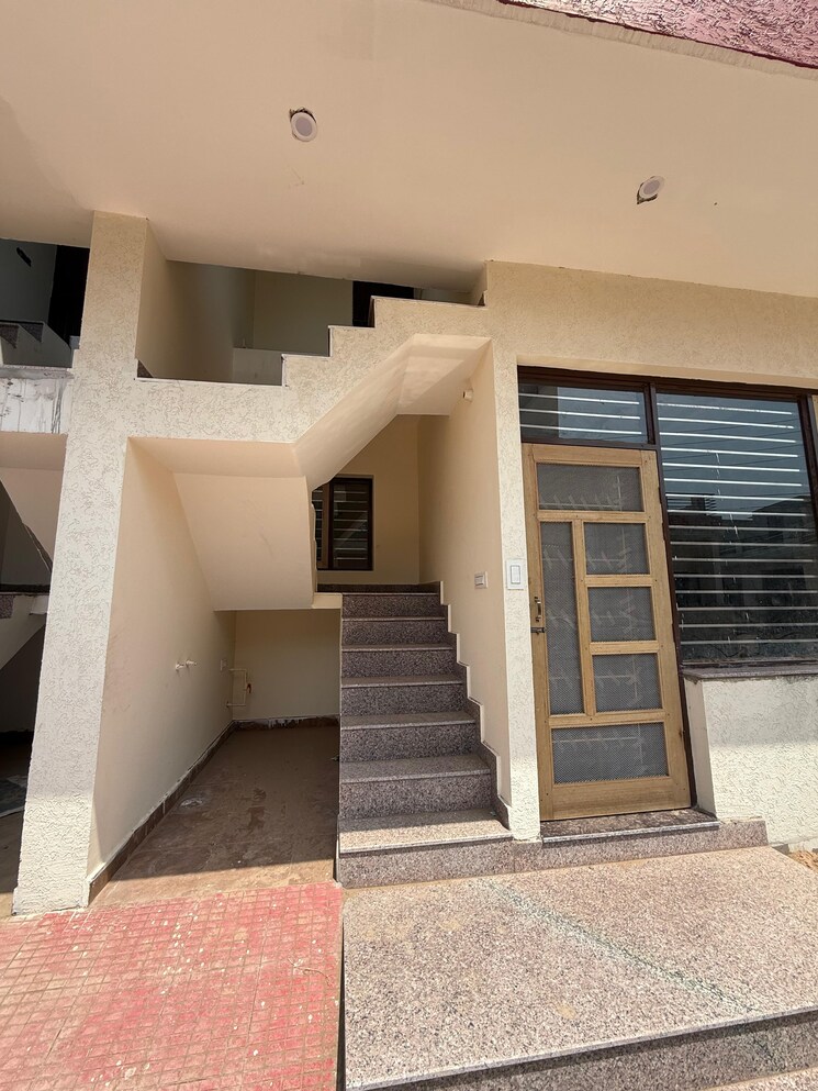 undefined, bhabat 1 Bedroom 63 Sq.Yd. Independent House In Bhabat Zirakpur 9111535