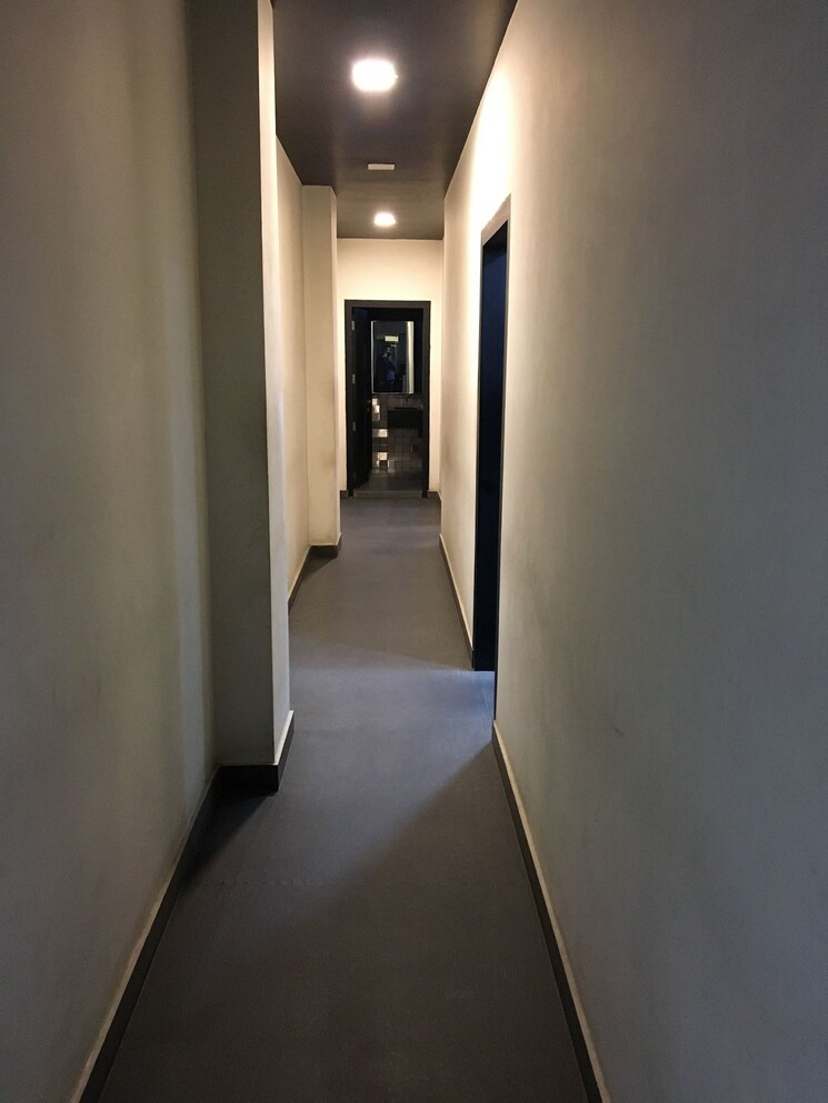 undefined, sector 6 Commercial Office Space 212 Sq.Mt. In Sector 6 Noida 9111511