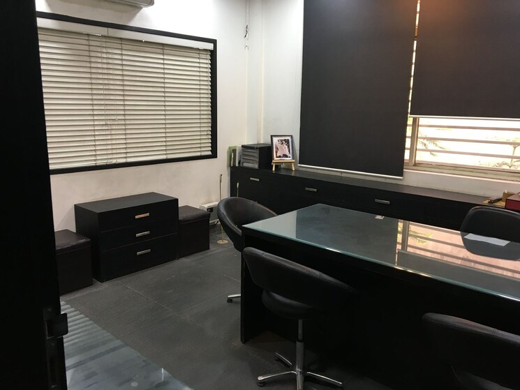 Team Area, sector 6 Commercial Office Space 212 Sq.Mt. In Sector 6 Noida 9111511