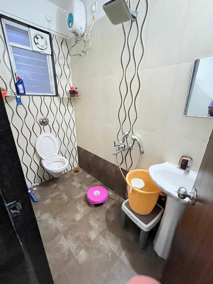 Bathroom, vardhaman-dreams-phase-ii 2 Bedroom 794 Sq.Ft. Apartment In Wakad Pune 9111561