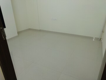 Room in 3 BHK Apartment at Sable Shivsagar Platinum, Sinhagad Road – for Rent