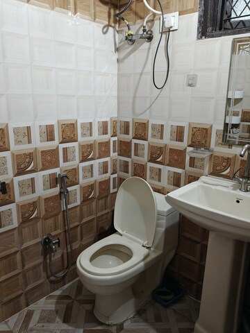Bathroom in 1 BHK Builder Floor at Indrapuram – for Rent