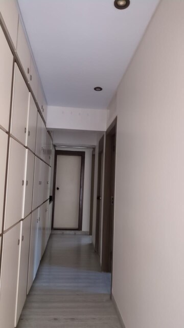 2 BHK Apartment For Rent in Bhawani Bhawan, Dadar West