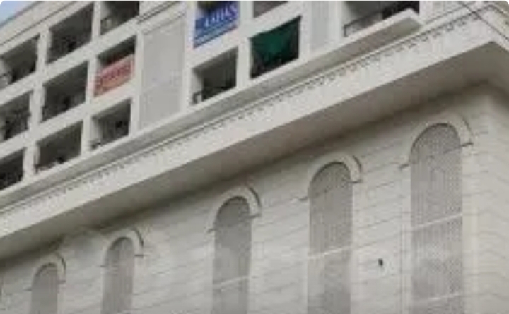 Retail Shop For Sale in AVS City Square