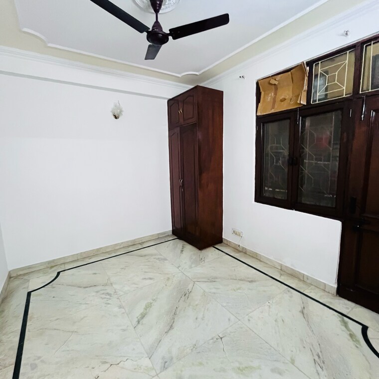 Room, khirki extension 1 Bedroom 50 Sq.Yd. Builder Floor In Khirki Extension Delhi 9111617