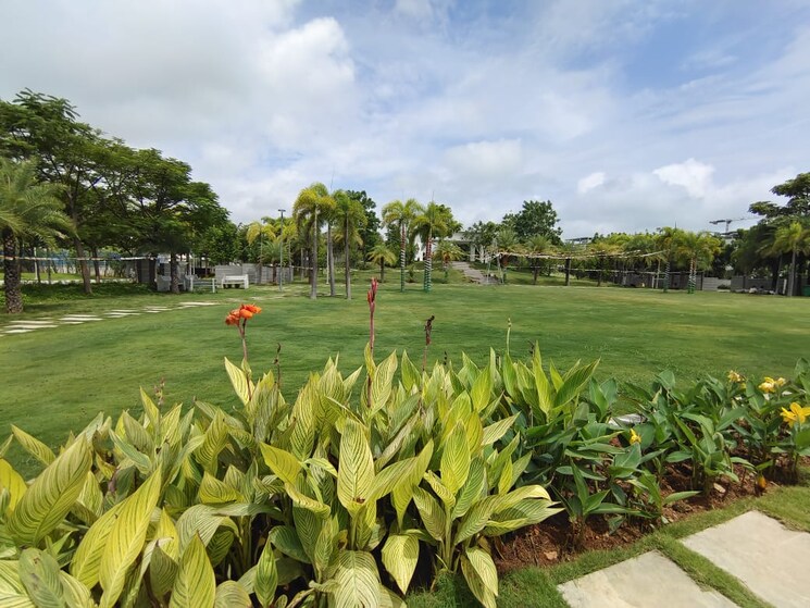 Garden, visions-urjith 4 Bedroom 4535 Sq.Ft. Villa In Tellapur Hyderabad 9111578