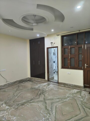 Room in 3 BHK Apartment at RWA Apartments Sector 29, Sector 29 – for Sale