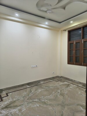 Room in 3 BHK Apartment at RWA Apartments Sector 29, Sector 29 – for Sale