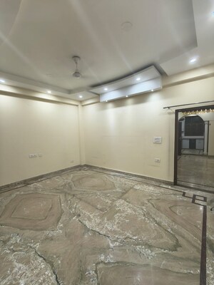 Room in 3 BHK Apartment at RWA Apartments Sector 29, Sector 29 – for Sale