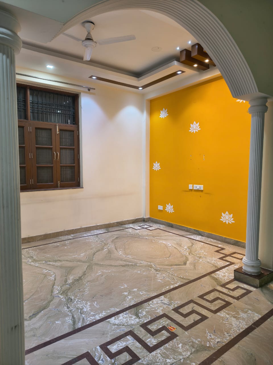 3 BHK + Pooja Room Apartment For Sale in RWA Apartments Sector 29