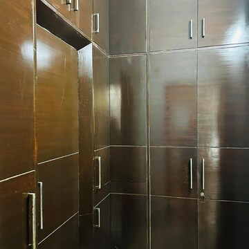 Furnished Amenities in 3 BHK Builder Floor at Sector 52 – for Rent
