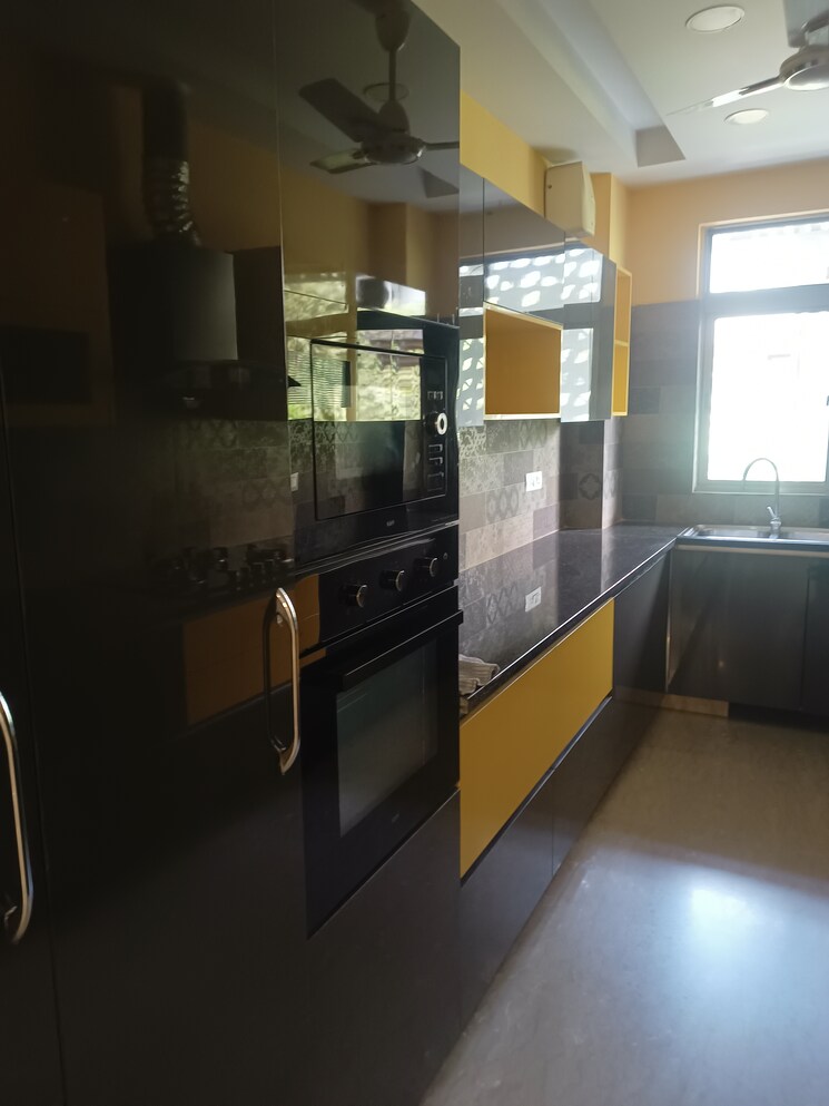 Living Room, sushant lok i 4 Bedroom 300 Sq.Yd. Builder Floor In Sushant Lok I Gurgaon 9111697