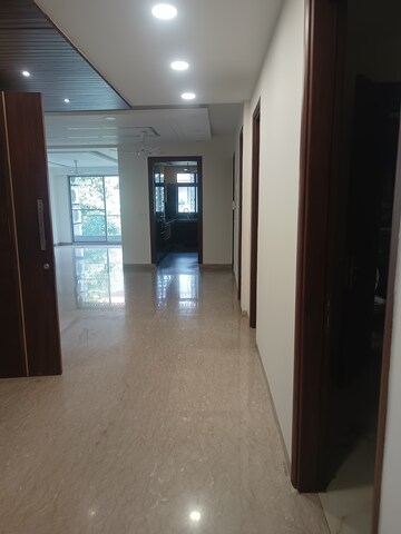 Furnished Amenities in 4 BHK Builder Floor at Sushant Lok I – for Rent