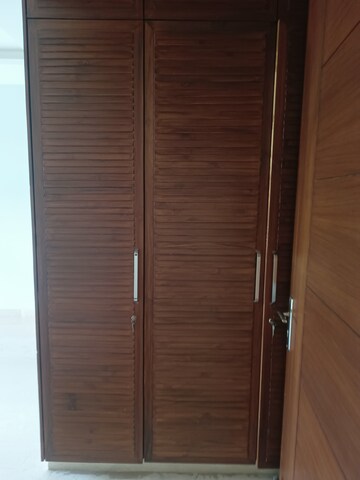 Furnished Amenities in 4 BHK Builder Floor at Sushant Lok I – for Rent