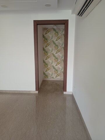 Furnished Amenities in 4 BHK Builder Floor at Sushant Lok I – for Rent