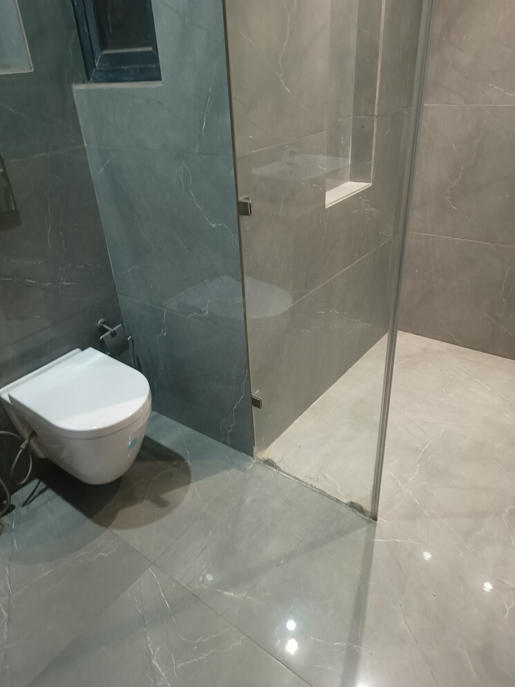 Bathroom, sushant lok i 4 Bedroom 300 Sq.Yd. Builder Floor In Sushant Lok I Gurgaon 9111763