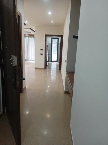 Furnished Amenities in 4 BHK Builder Floor at Sushant Lok I – for Rent