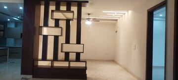 Room in 4 BHK Builder Floor at Sector 16 – for Rent