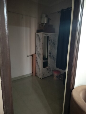 Study Room in 2.5 BHK Apartment at Amrapali Golf Homes, Sector 4 Greater Noida – for Rent