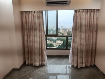 Room in 3 BHK Apartment at Hubtown The Premiere, Andheri West – for Rent