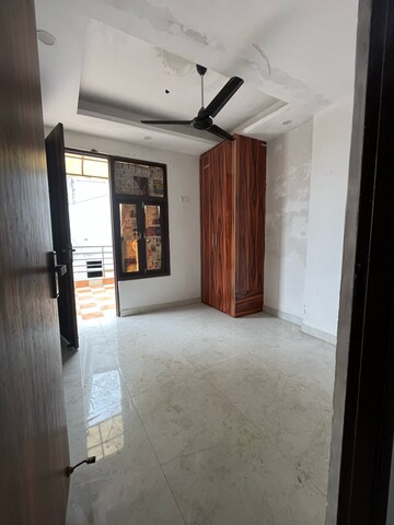Room in 1 BHK Builder Floor at Saket – for Rent