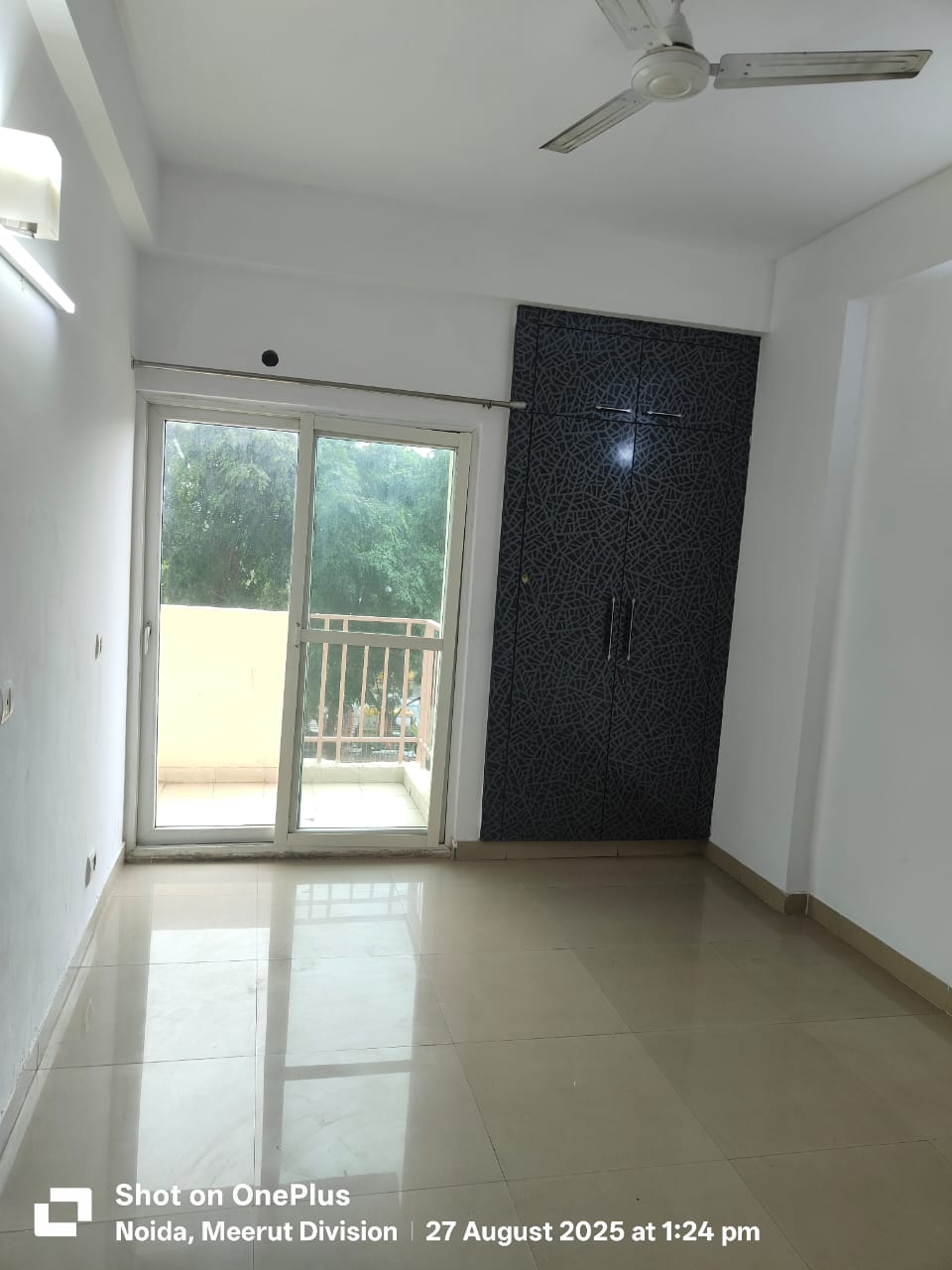 3.5 BHK + Servant Room 1550 Sq.Ft. Apartment in Mahagun Moderne