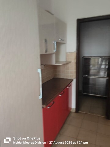 Furnished Amenities in 3.5 BHK Apartment at Mahagun Moderne, Sector 78 – for Rent
