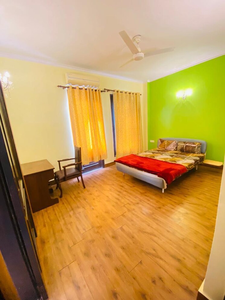 Bedroom, dlf-queens-court 3 Bedroom 1850 Sq.Ft. Builder Floor In Greater Kailash ii Delhi 9111829