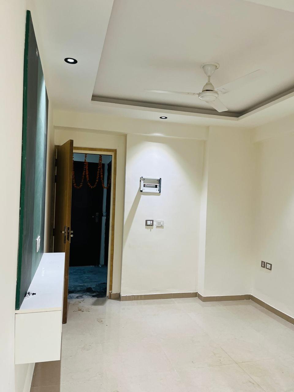 3 BHK 864 Sq.Ft. Apartment in ROF Aalayas Phase 2