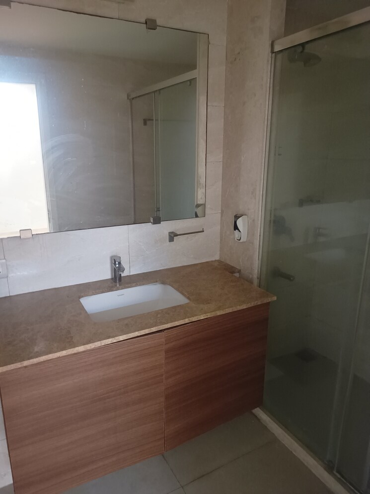 Attached Bathroom, dlf-park-place 4 Bedroom 2677 Sq.Ft. Apartment In Sector 54 Gurgaon 9111841