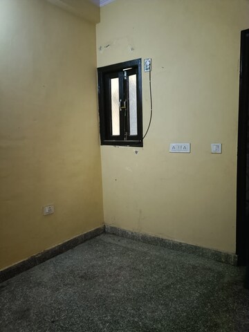 Room in 3 BHK Apartment at Anekant Apartment, Vasundhara Enclave – for Sale