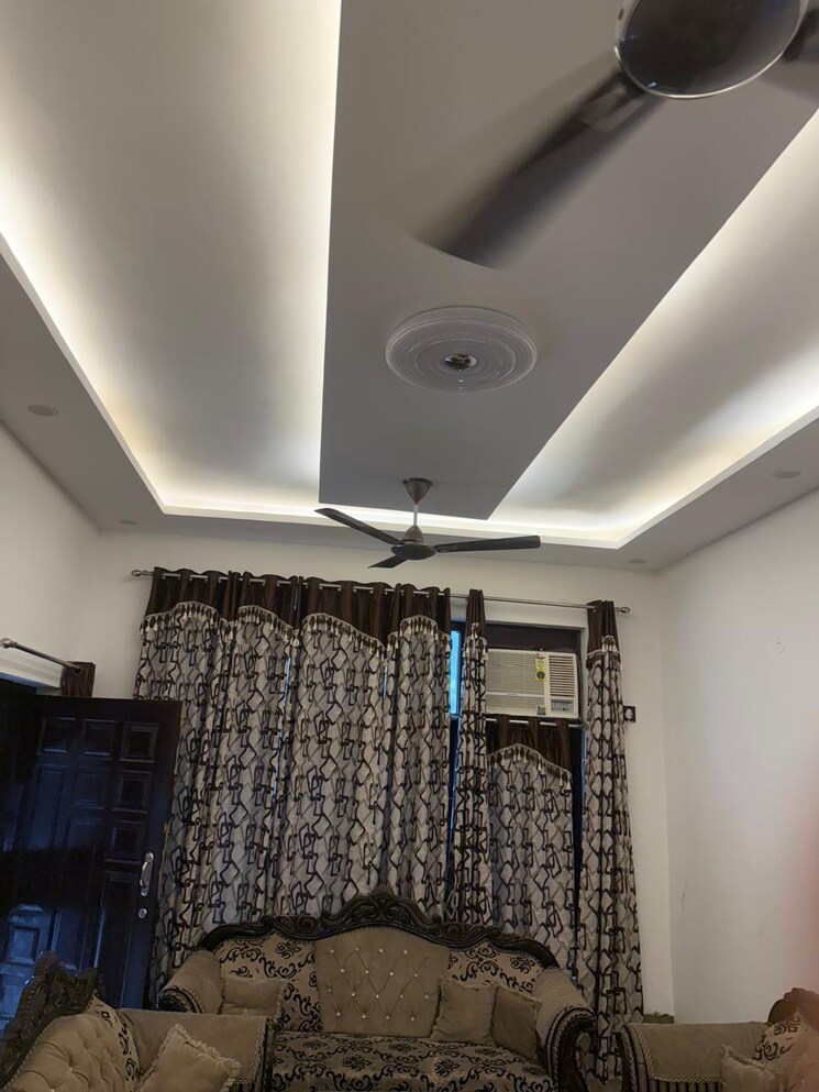 Living Room, alpha-1-rwa 4 Bedroom 200 Sq.Mt. Independent House In Alpha 1 Greater Noida Greater Noida 9111918