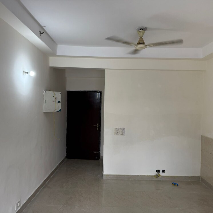 Room, amrapali-zodiac 2.5 Bedroom 1075 Sq.Ft. Apartment In Sector 120 Noida 9111916