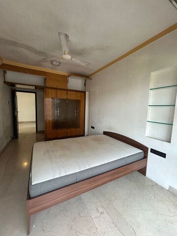 Bedroom in 4 BHK Apartment at Raja 10 Central Avenue  Santacruz, Santacruz West – for Rent