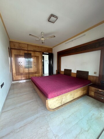 Bedroom in 4 BHK Apartment at Raja 10 Central Avenue  Santacruz, Santacruz West – for Rent