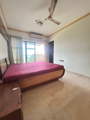 Bedroom in 4 BHK Apartment at Raja 10 Central Avenue  Santacruz, Santacruz West – for Rent