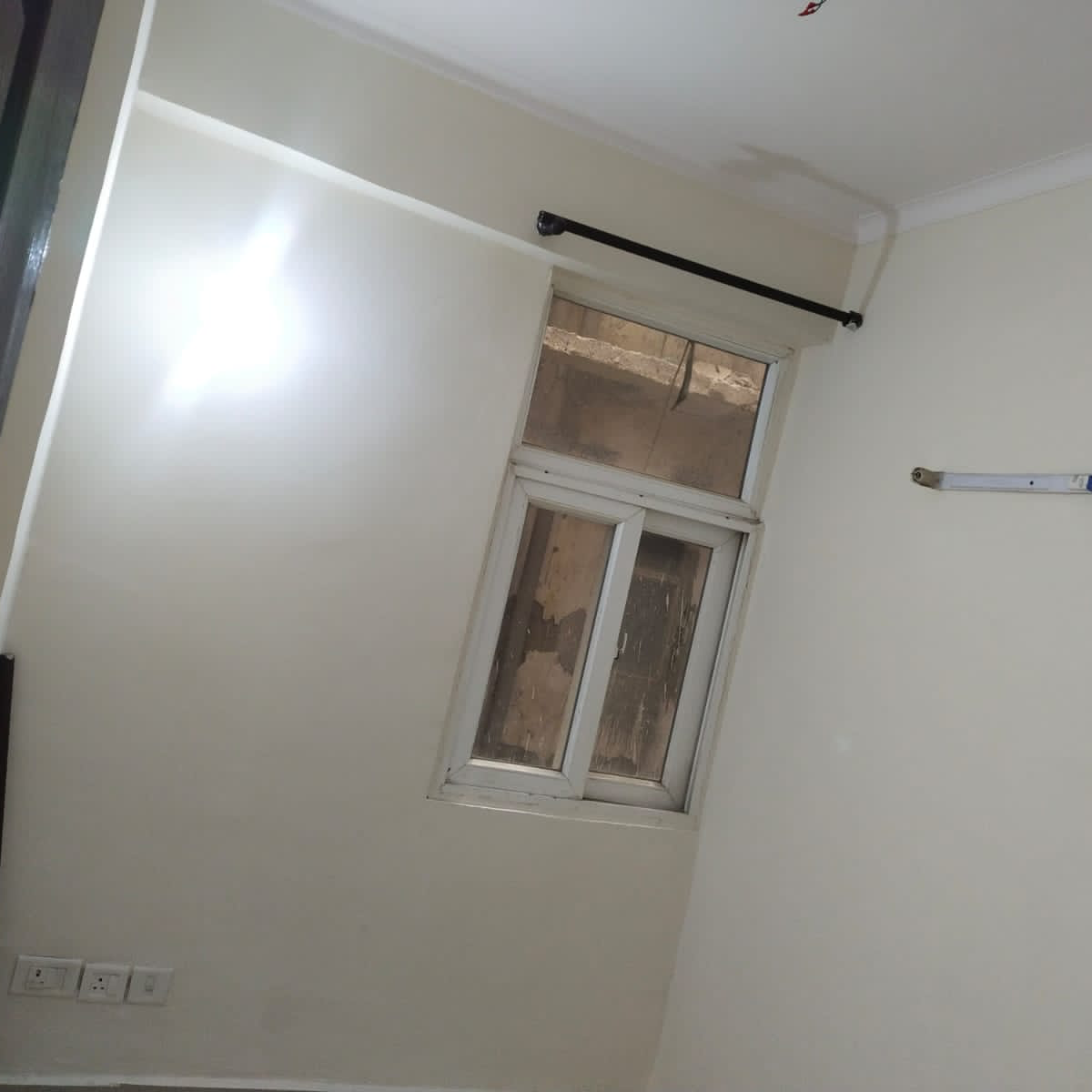 Room, amrapali-zodiac 2.5 Bedroom 1075 Sq.Ft. Apartment In Sector 120 Noida 9111923