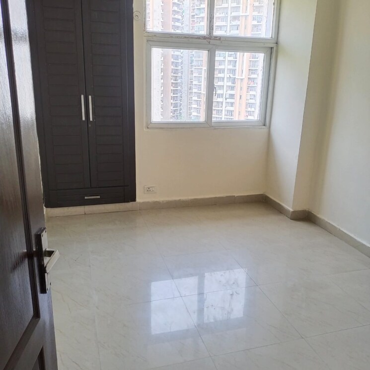 Room, amrapali-zodiac 2.5 Bedroom 1075 Sq.Ft. Apartment In Sector 120 Noida 9111923