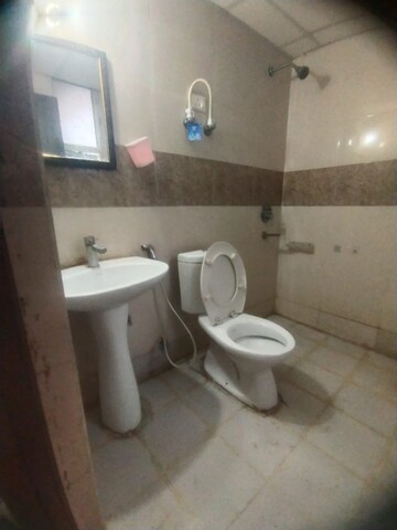 Attached Bathroom in 2 BHK Apartment at Amrapali Golf Homes, Sector 4 Greater Noida – for Rent