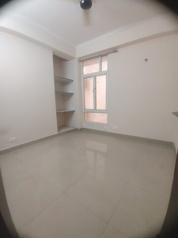 2 BHK Apartment For Rent in Amrapali Golf Homes, Sector 4 Greater Noida