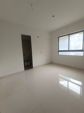 Room in 1 BHK Apartment at Lotus Unity, Versova – for Sale